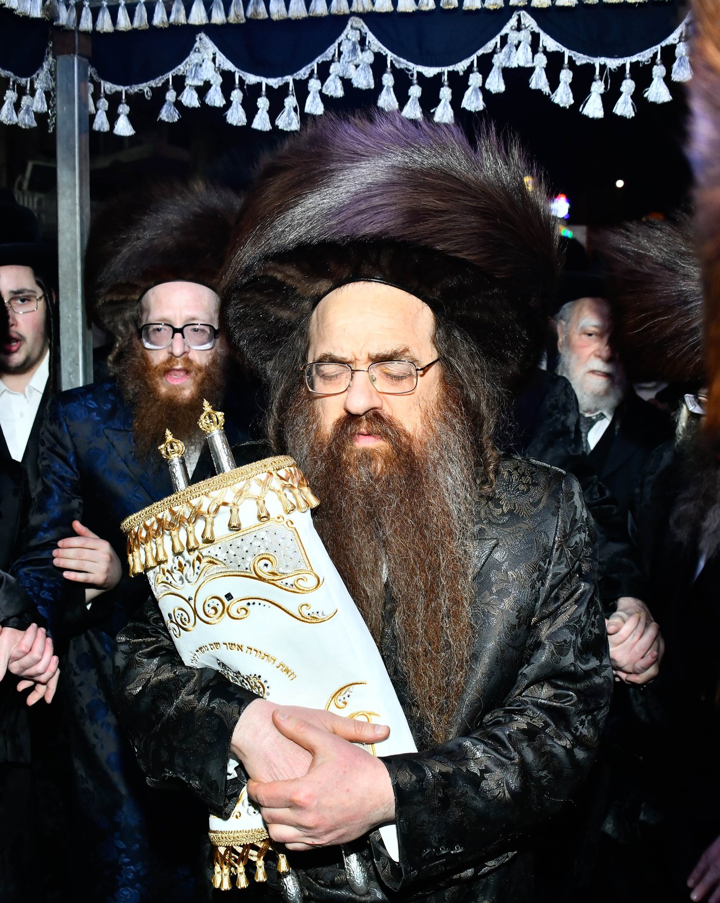 הכנסת ספר תורה בחצה"ק דעעש
