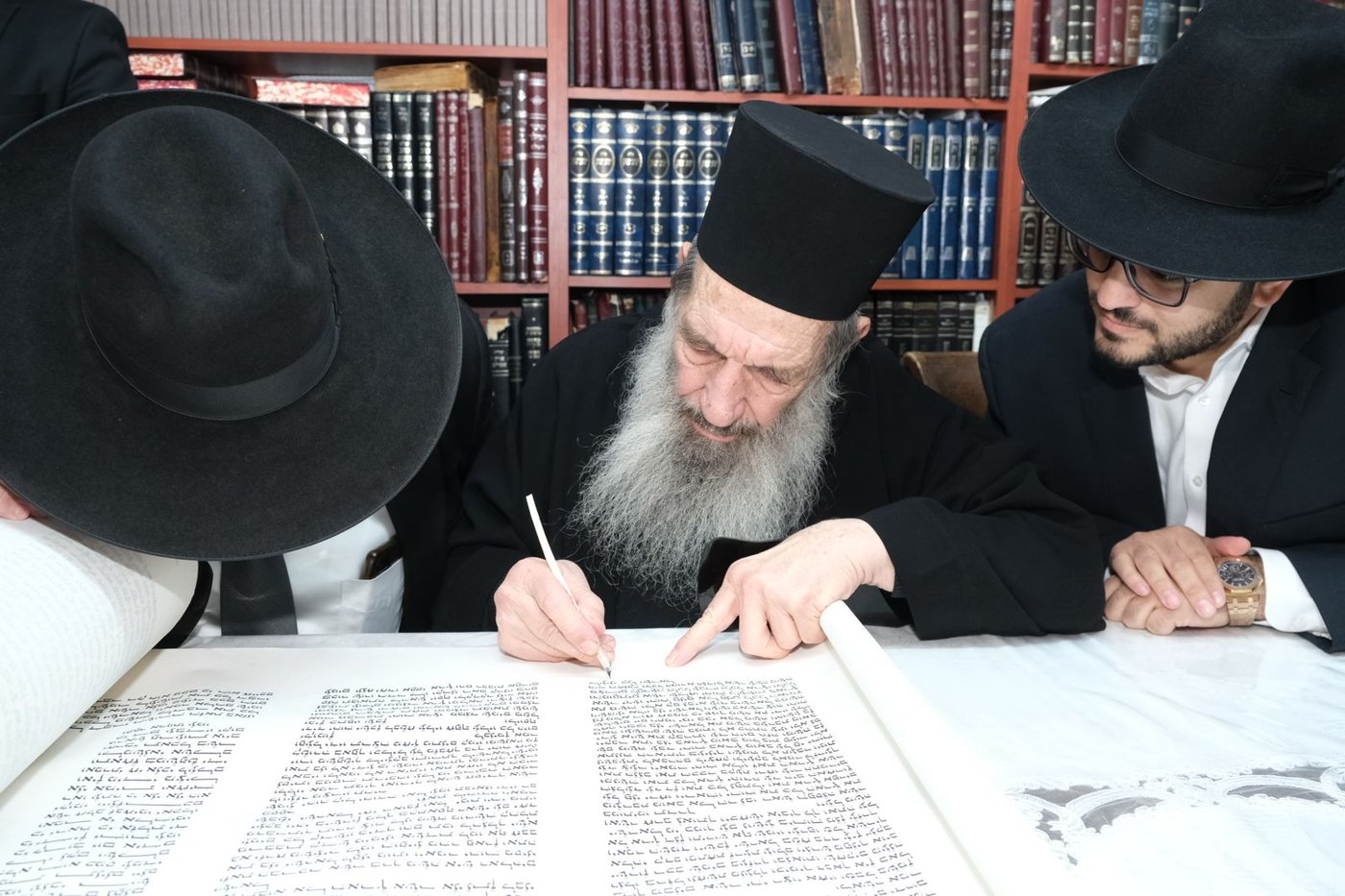 הכנסת ספר תורה ל'רחשי לב'