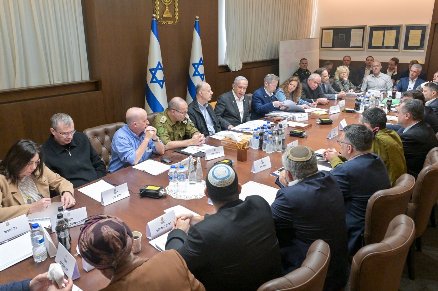 דיון בקבינט המדיני ביטחוני | ארכיון