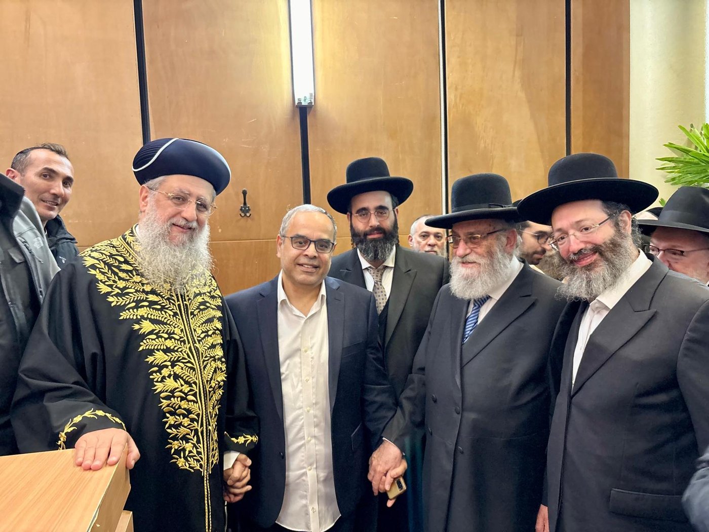 הראש"ל הגר"ד יוסף בביקור בתל אביב