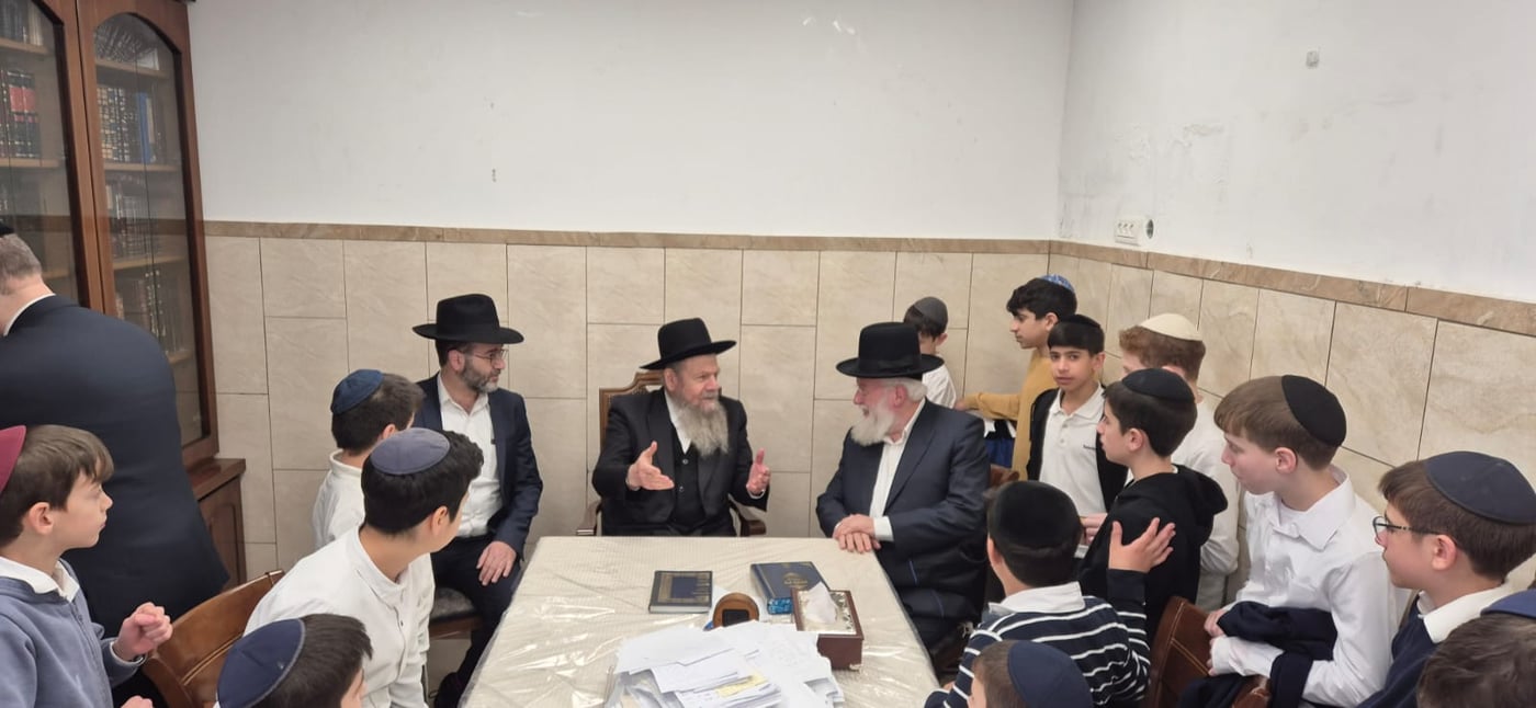 תלמידי בית ספר "חורב" רמת גן בביקור אצל הגרמ"ש אדלשטיין 