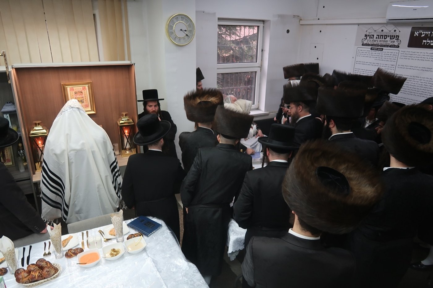 שמחת הברית בחצרות ביאלה ב"ב - פרמשילאן