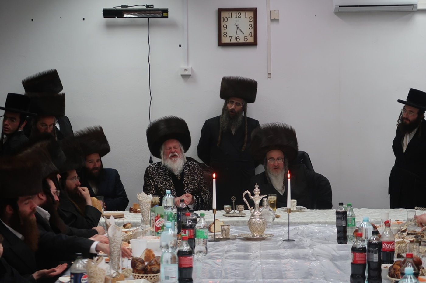 שמחת הברית בחצרות ביאלה ב"ב - פרמשילאן