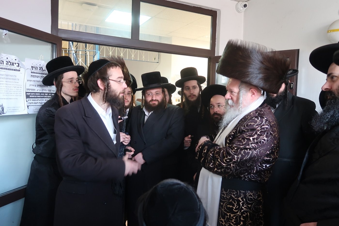 שמחת הברית בחצרות ביאלה ב"ב - פרמשילאן