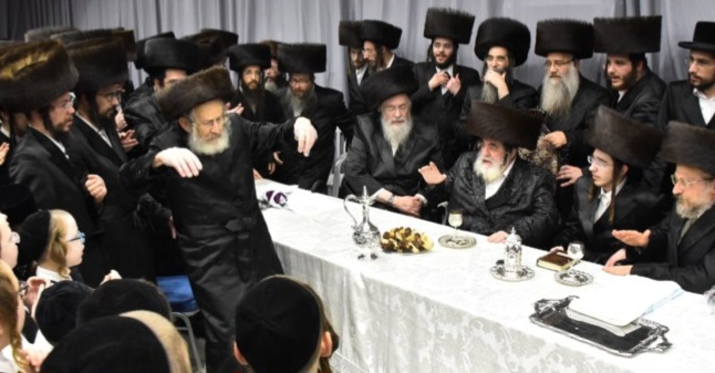 ר' אברהם סנה ז"ל בריקוד לפני רבו את הריקוד הירושלמי