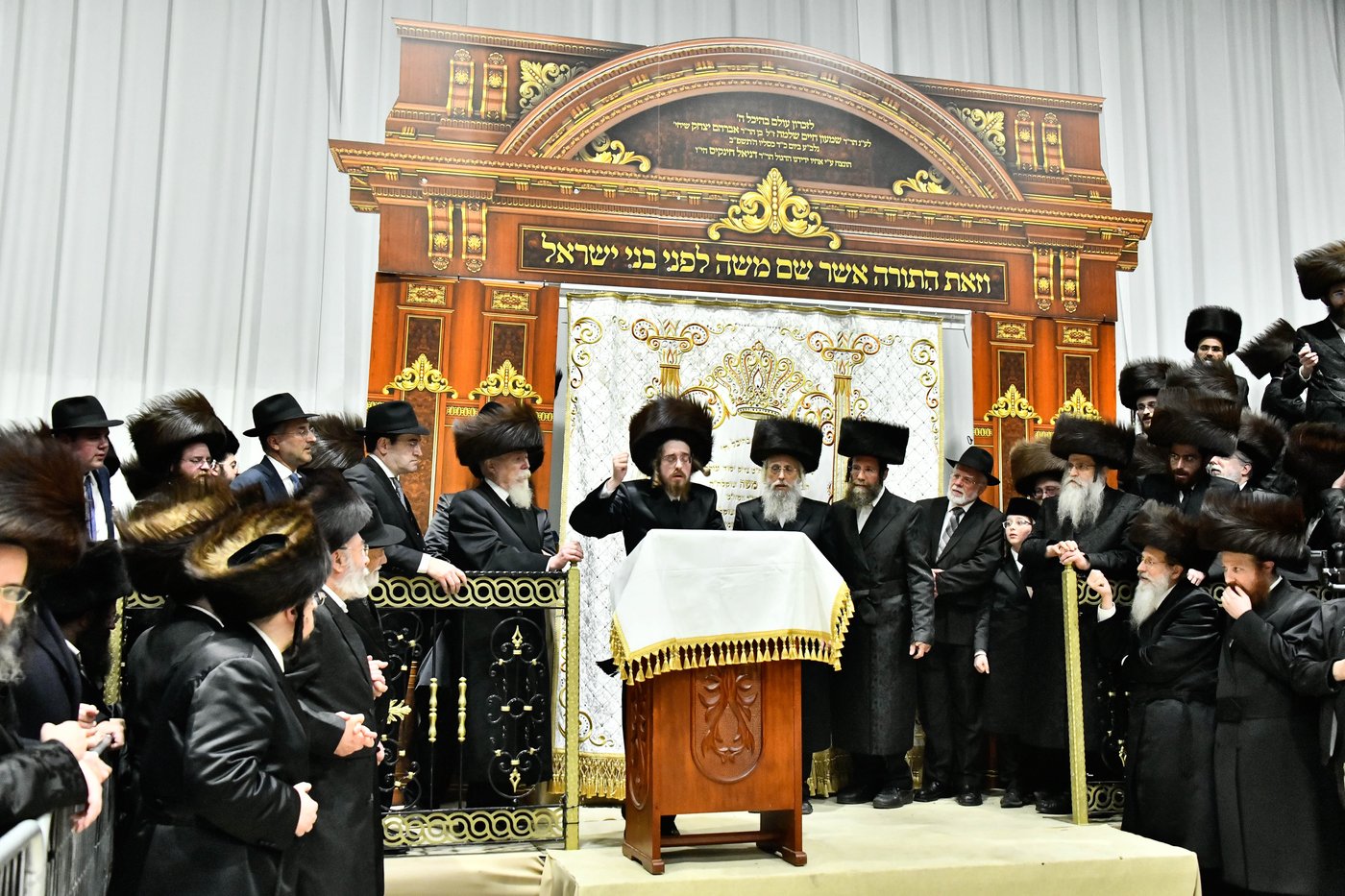 הכנסת ספר תורה בחצה"ק סאדיגורה