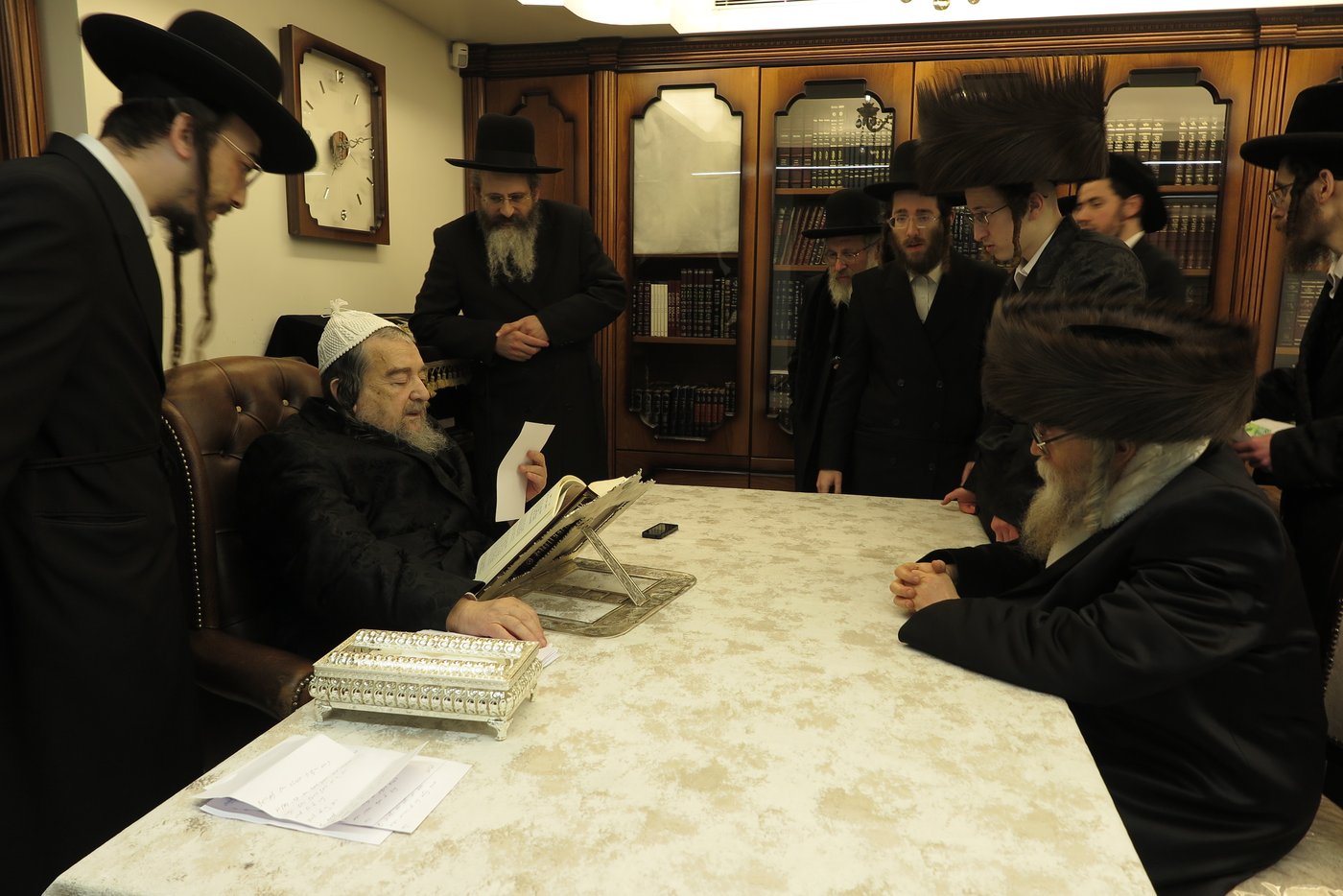 אב''ד פשעווארסק לונדון בביקור אצל  הגה''צ רבי יעקב מאיר שכטער 
