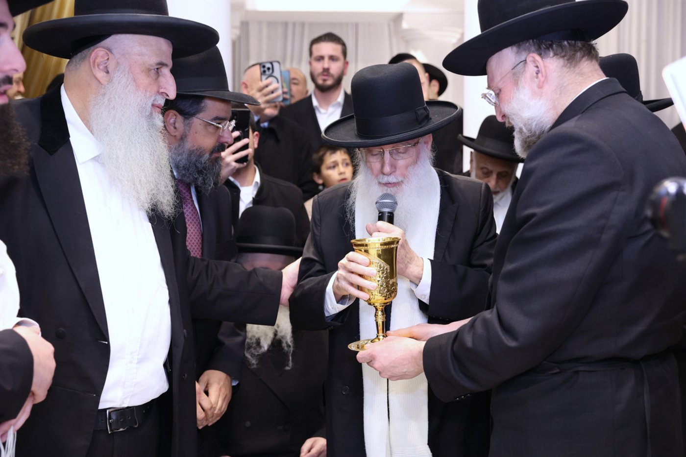 שמחת נישואי בן זקוניו של הגאון רבי מאיר אבוחצירא