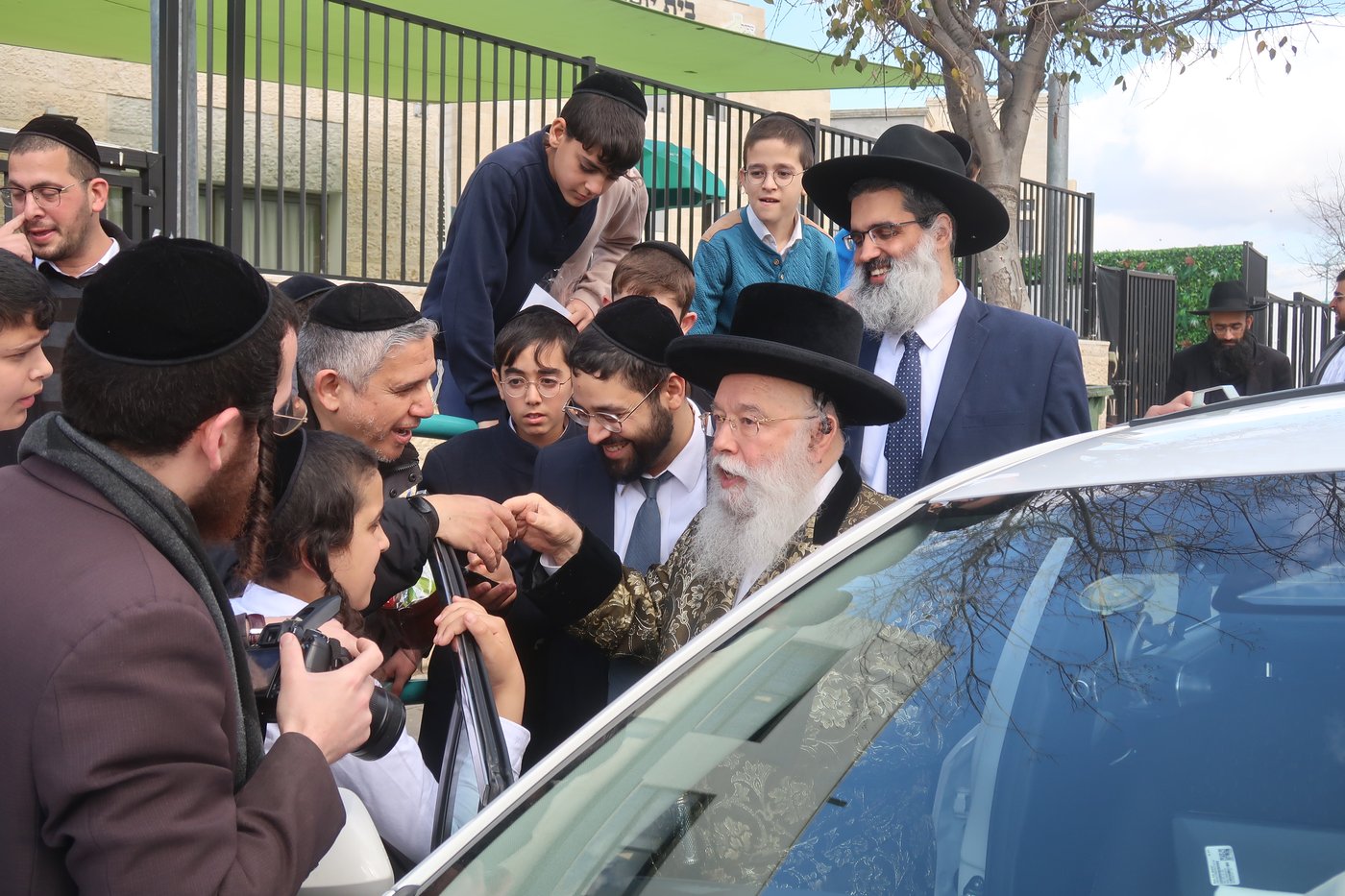 ט"ו בשבט בחצר הקודש מישקולץ
