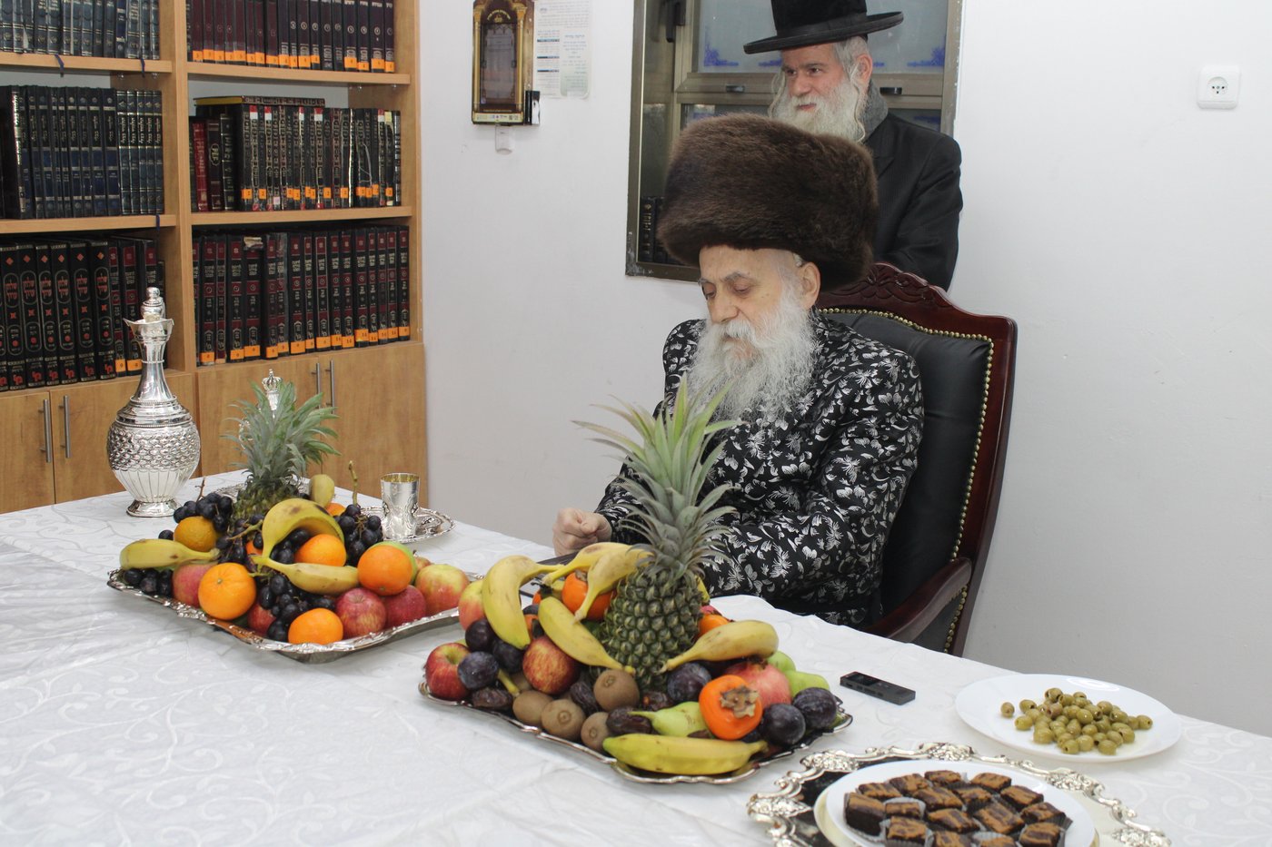 ט"ו בשבט בחצה"ק בוטושאן