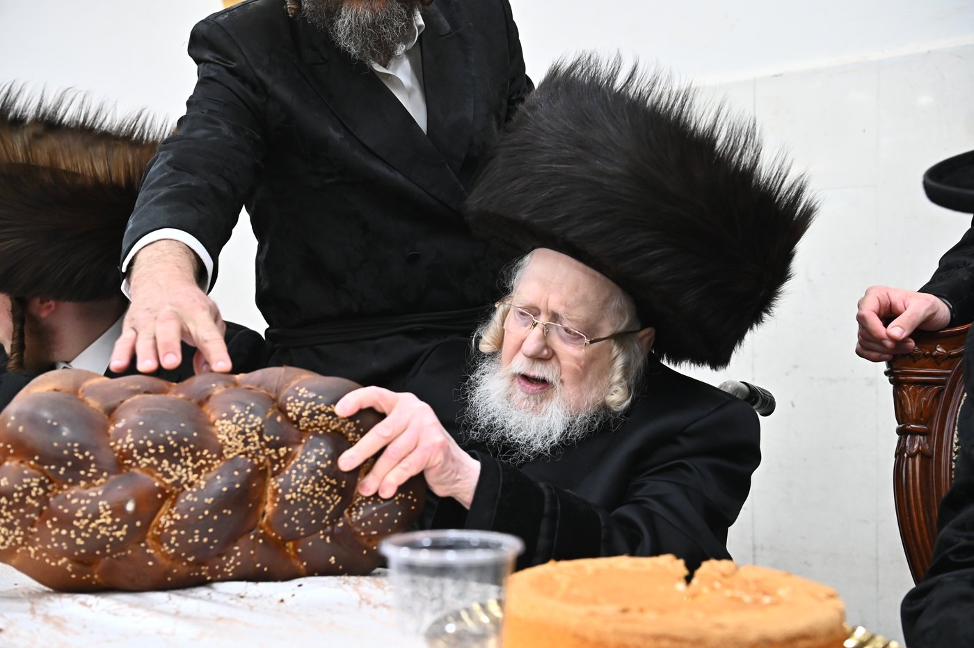 שמחת השבע ברכות בחצה"ק קרעטשניף - תולדות אהרן - קאסוב ויז'ניץ
