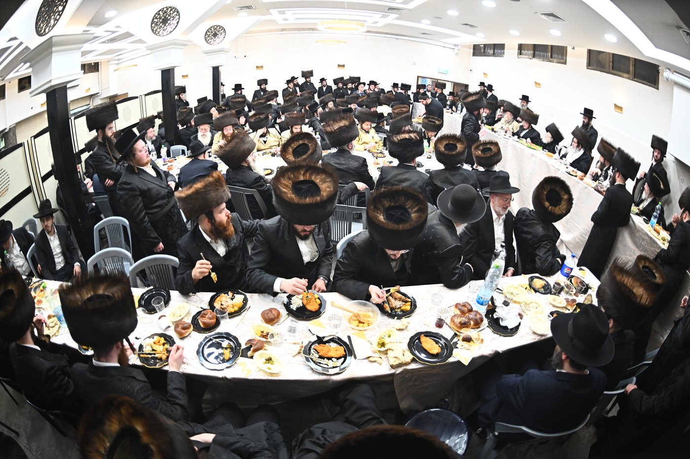 שמחת השבע ברכות בחצה"ק קרעטשניף - תולדות אהרן - קאסוב ויז'ניץ