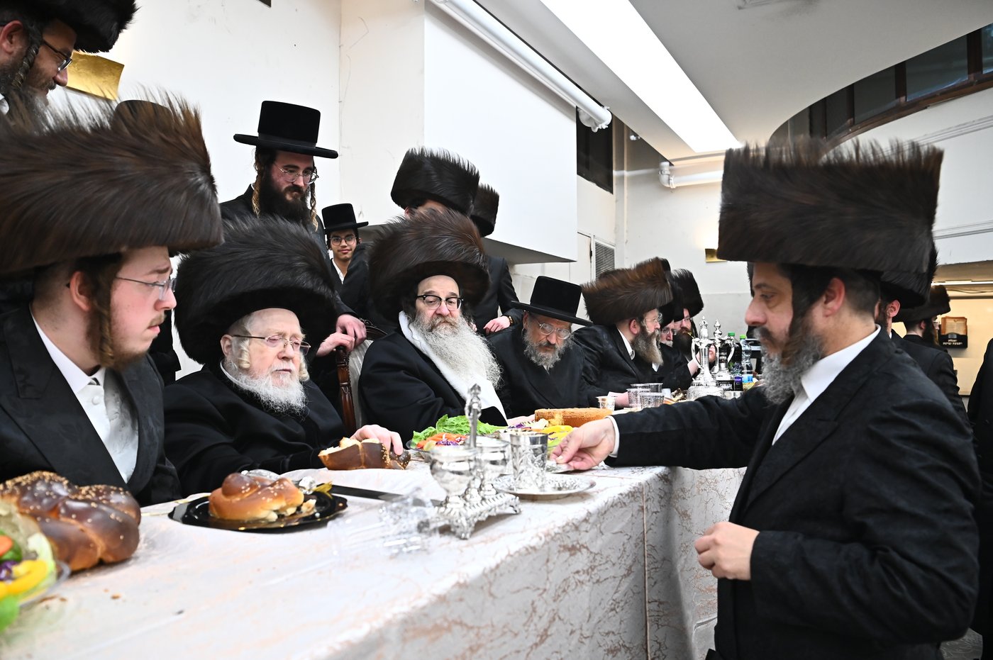שמחת השבע ברכות בחצה"ק קרעטשניף - תולדות אהרן - קאסוב ויז'ניץ