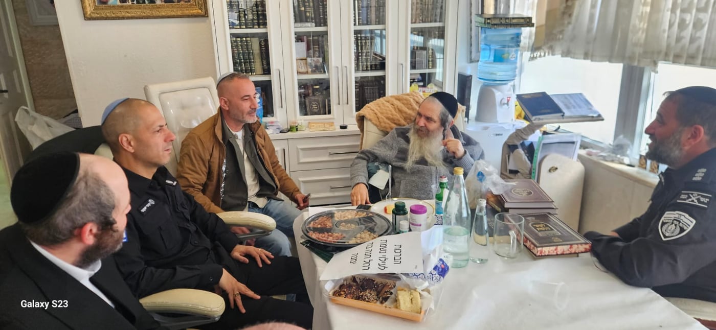 ניחום אבלים אצל הגאון רבי שלום ארוש
