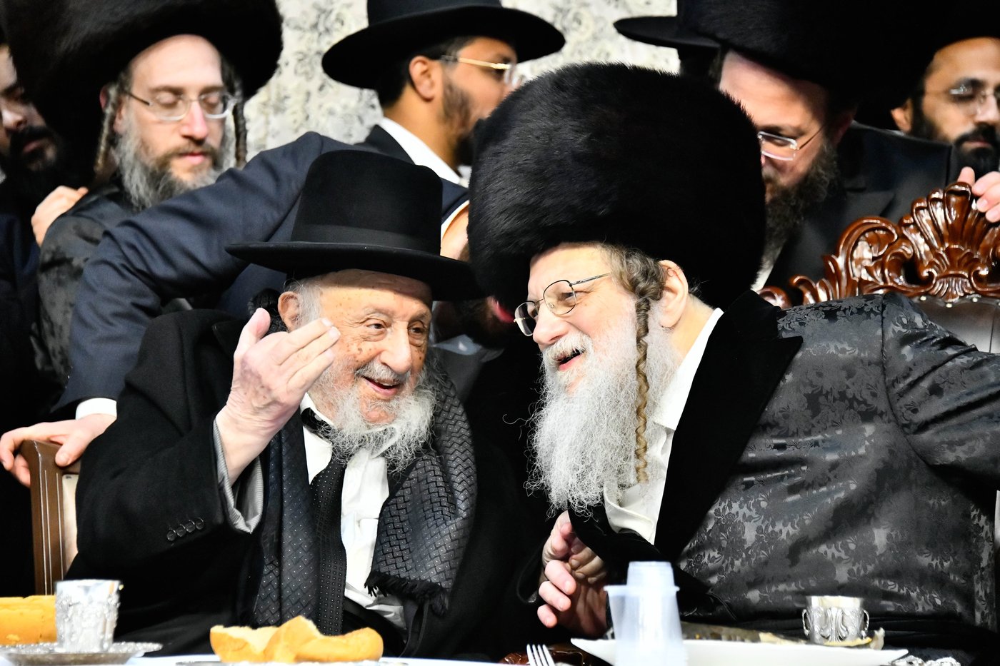 שמחת בית מודז'יץ - צאנז ירושלים - האלמין 