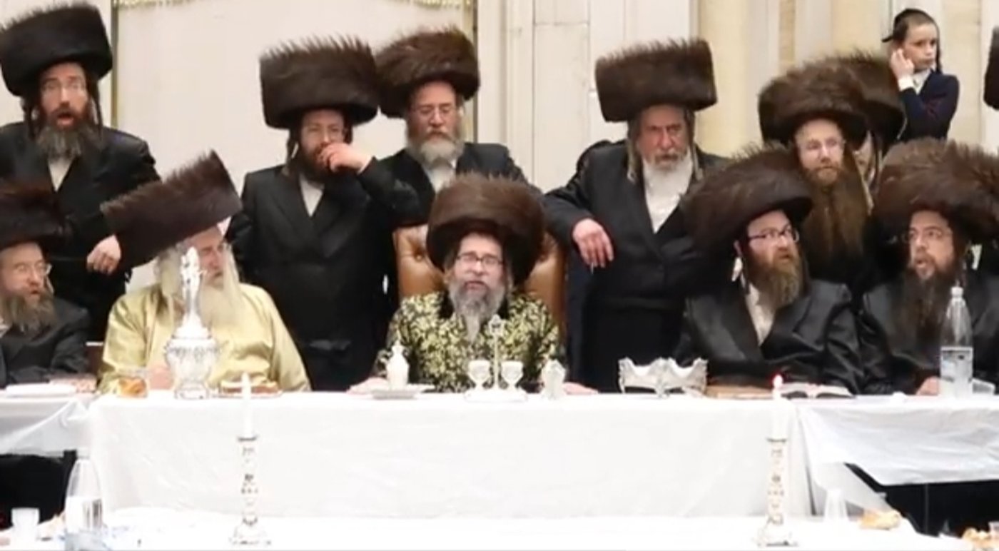 האדמו"ר מסקולען ירושלים במלווה מלכה בבית שמש 