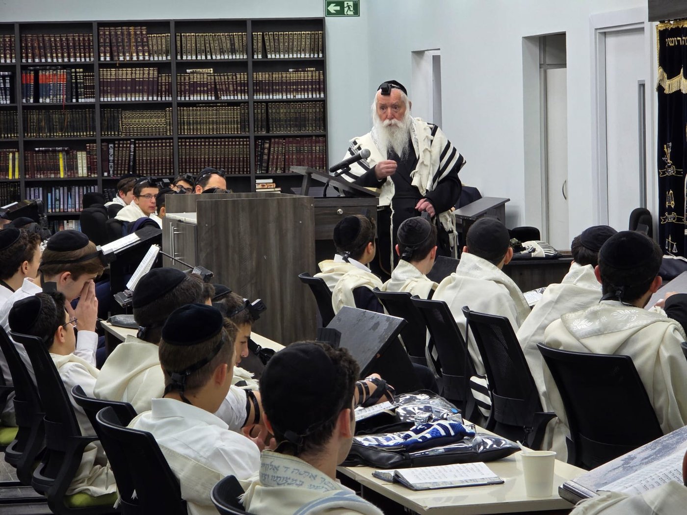 הגרי"ד גרוסמן במסע חיזוק ברחבי פנמה ומקסיקו