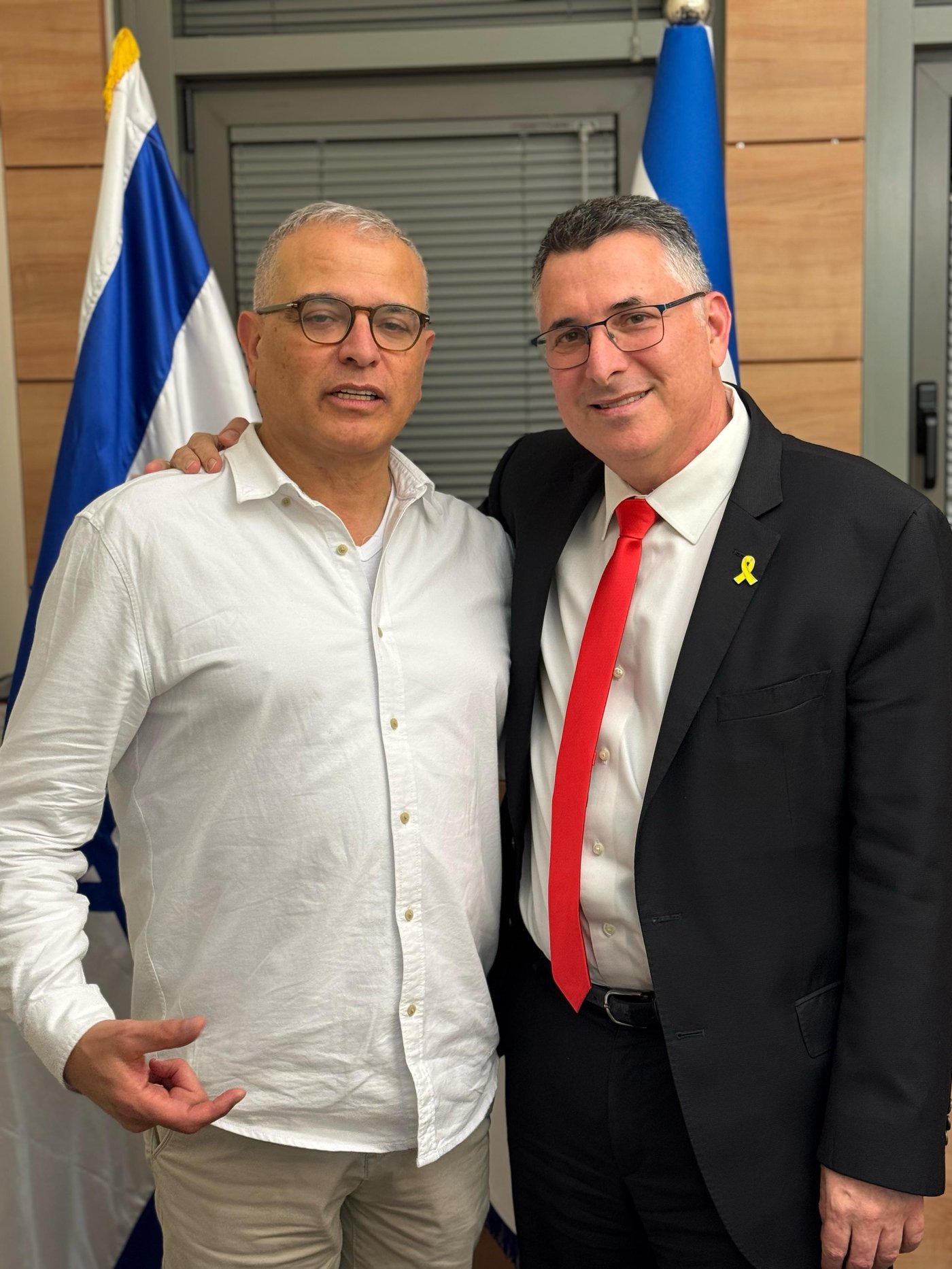 שר החוץ עם רפי בן שטרית