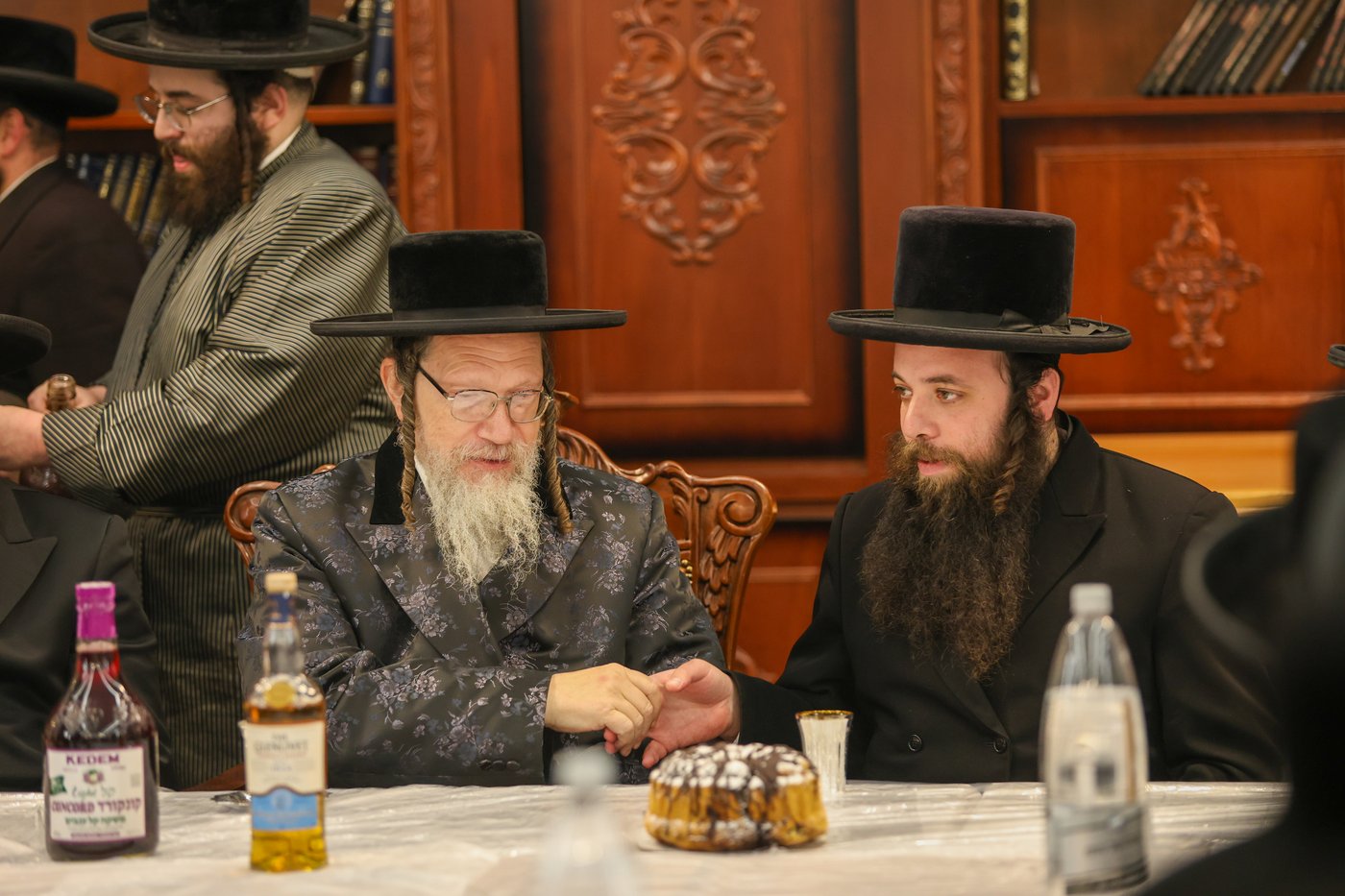 קביעת מזוזה וחנוכת הבית לביהמ"ד גאלנטע בירושלים