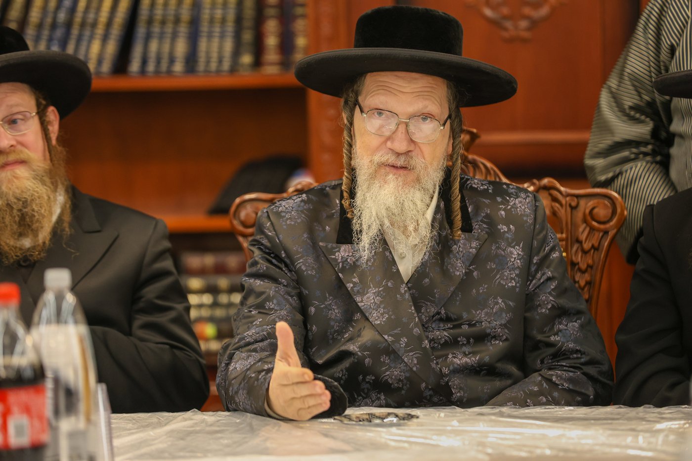 קביעת מזוזה וחנוכת הבית לביהמ"ד גאלנטע בירושלים
