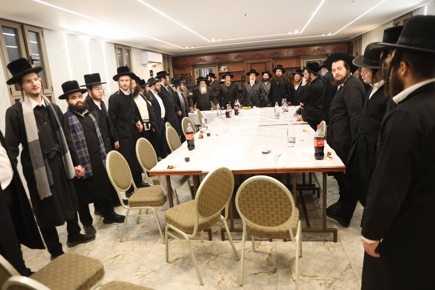 קביעת מזוזה וחנוכת הבית לביהמ"ד גאלנטע בירושלים