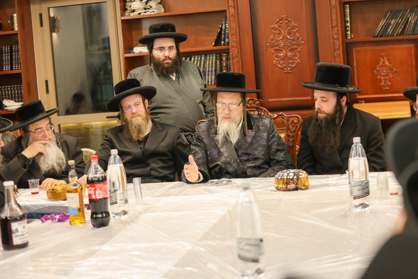 קביעת מזוזה וחנוכת הבית לביהמ"ד גאלנטע בירושלים