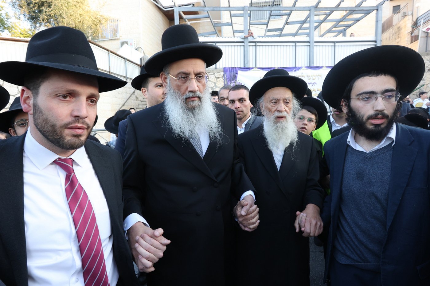 הכתרת הגאון רבי יצחק מועלם לרבה הספרדי של העיר ביתר