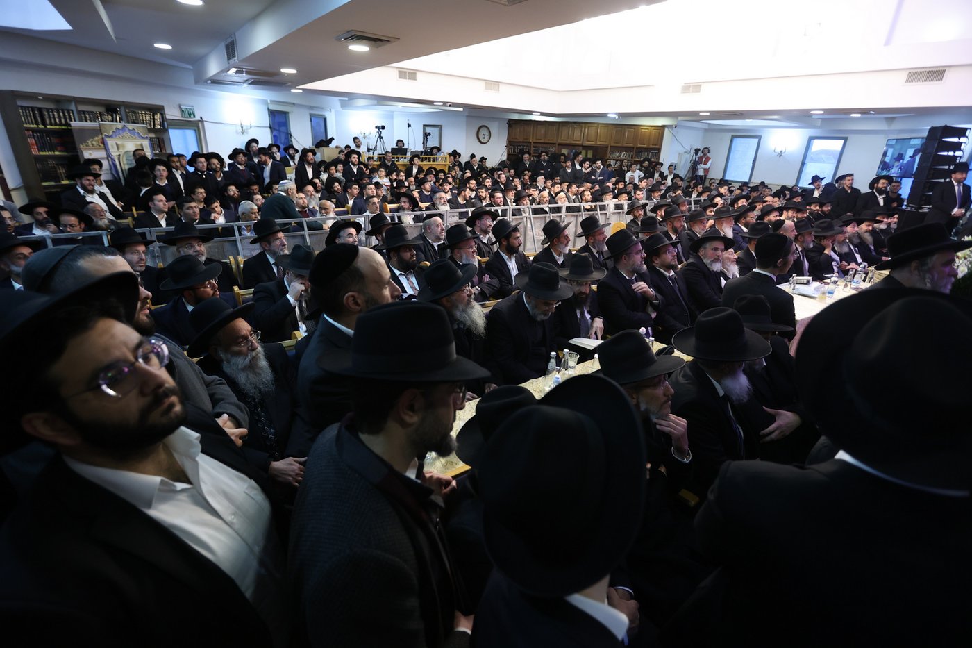 הכתרת הגאון רבי יצחק מועלם לרבה הספרדי של העיר ביתר