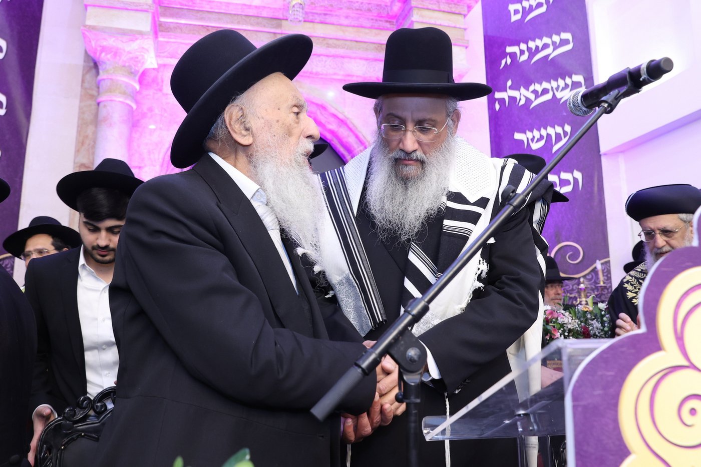 הכתרת הגאון רבי יצחק מועלם לרבה הספרדי של העיר ביתר