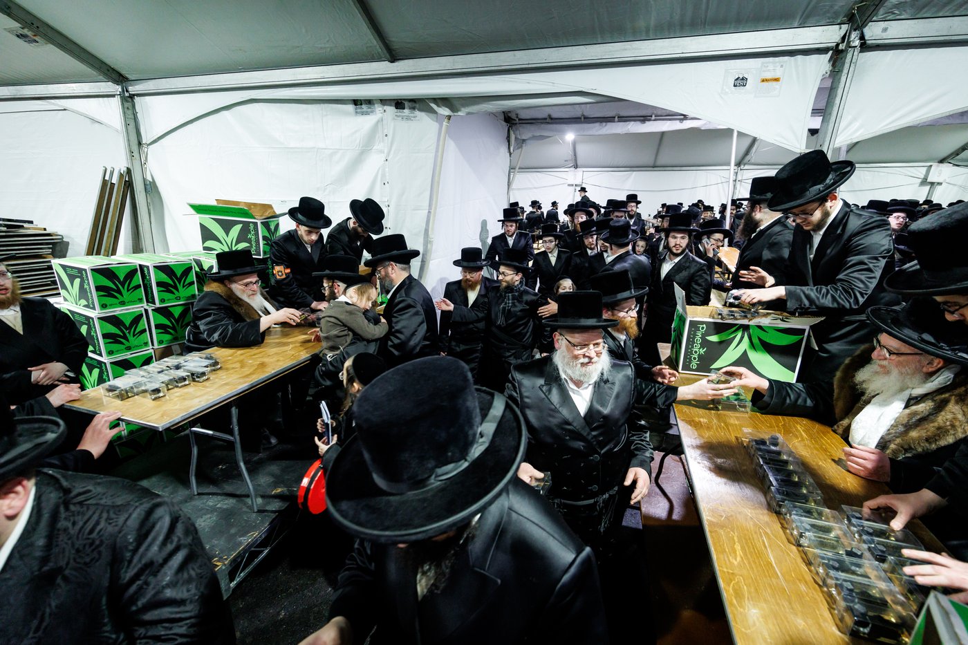 סעודת הכנסת ספר תורה בסקווירא