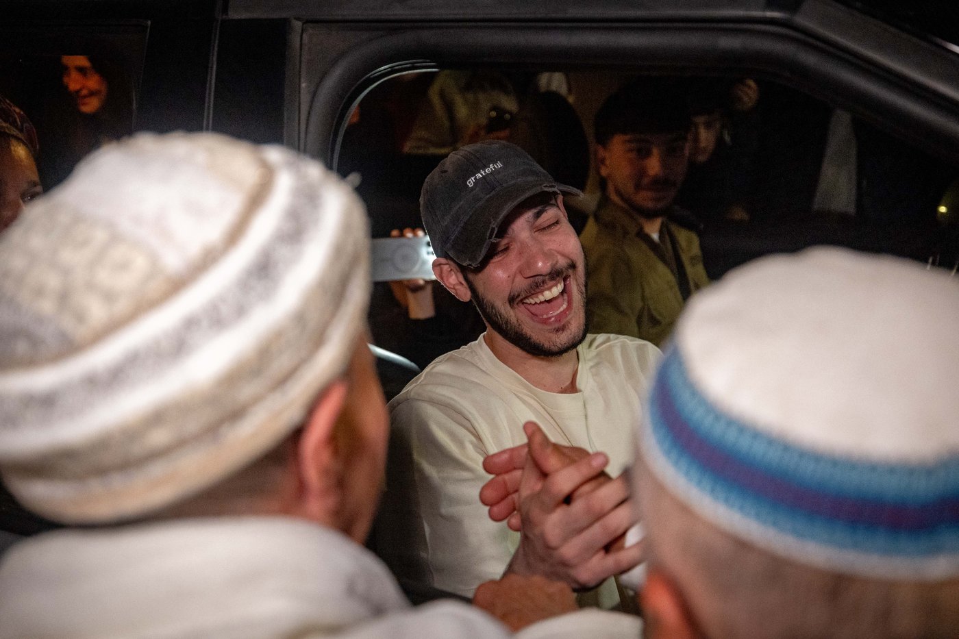 אלי-ה כהן חוזר אמש לביתו