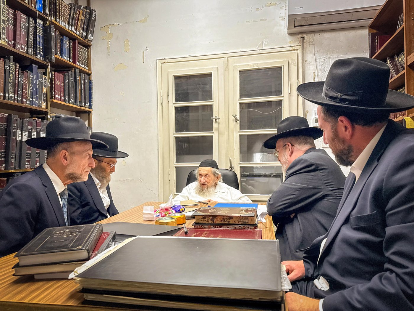 חברי הכנסת של 'דגל' בהתייעצות אצל המנהיג הליטאי