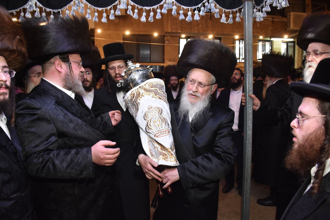 הכנסת ספר תורה לביהמ"ד חליסא