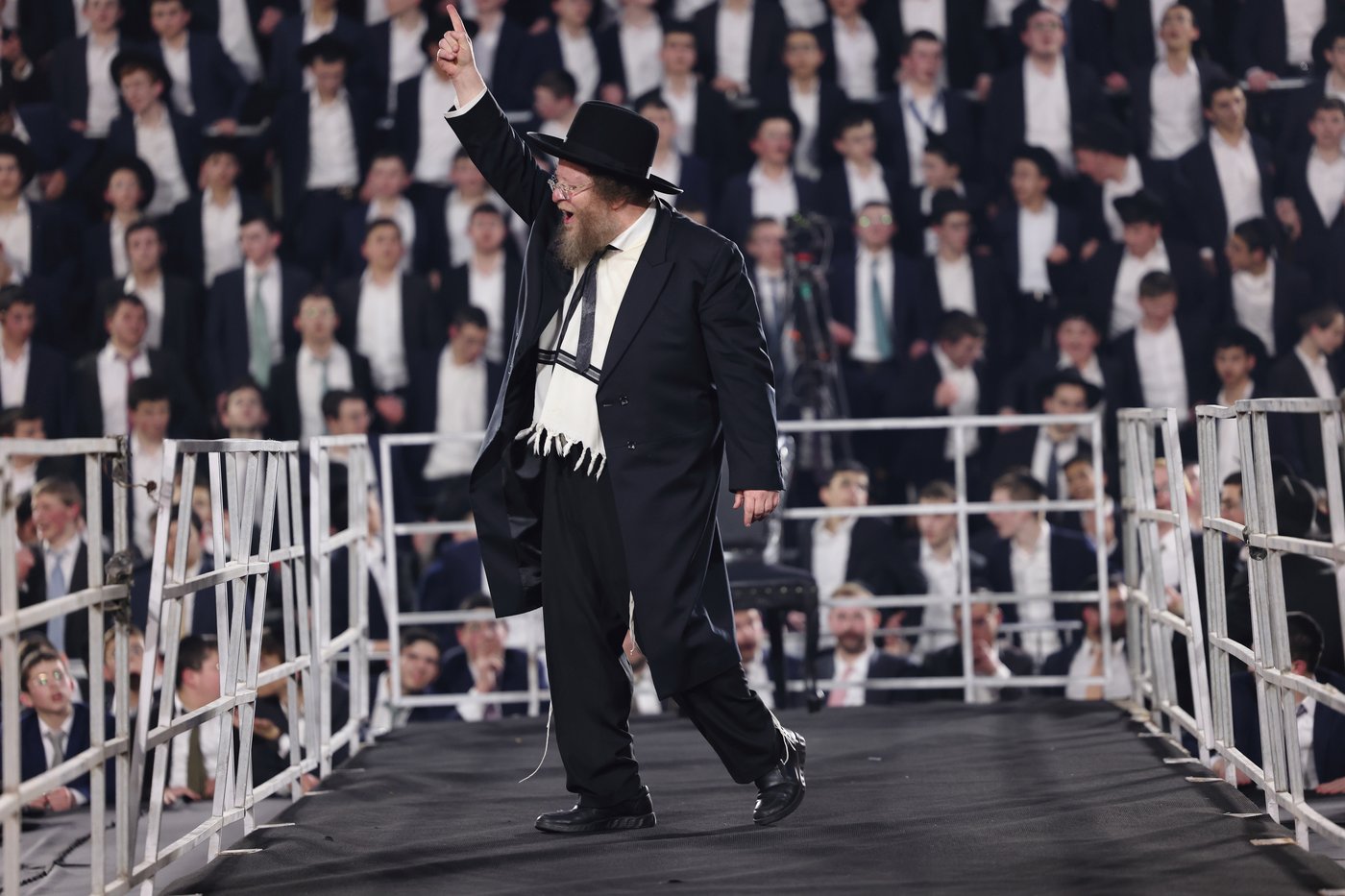 תיעוד ענק מחתונת בן הגרש"ב סורוצקין