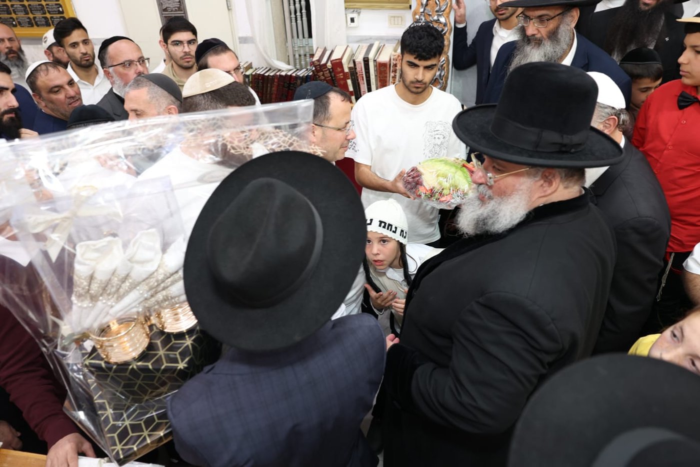 הגאון הרב חיים יוסף אברג'ל בקריאת המגילה