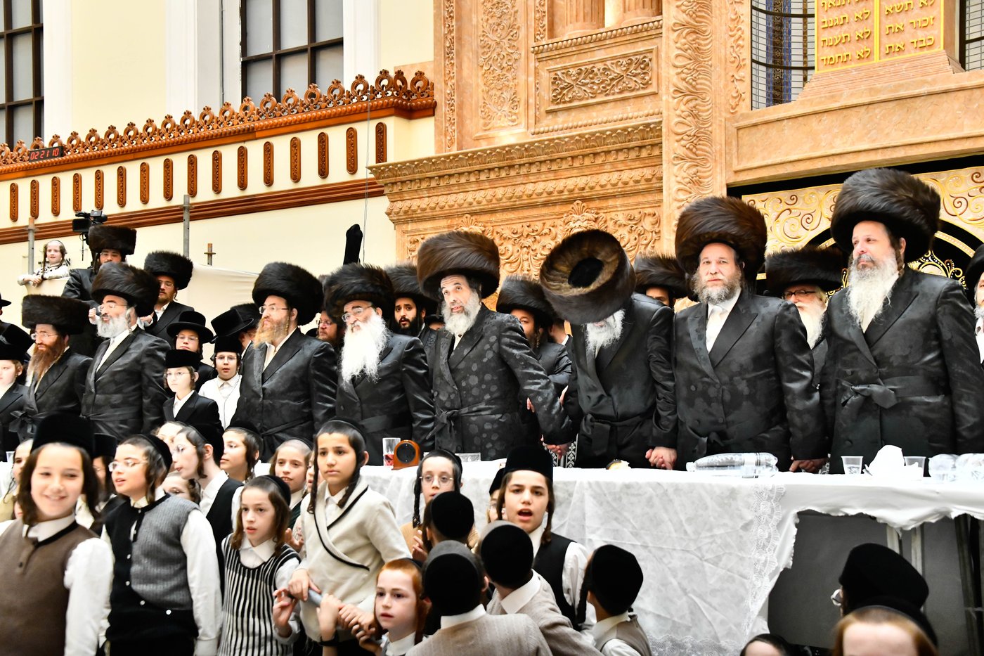 פורים בחצה"ק ויז'ניץ