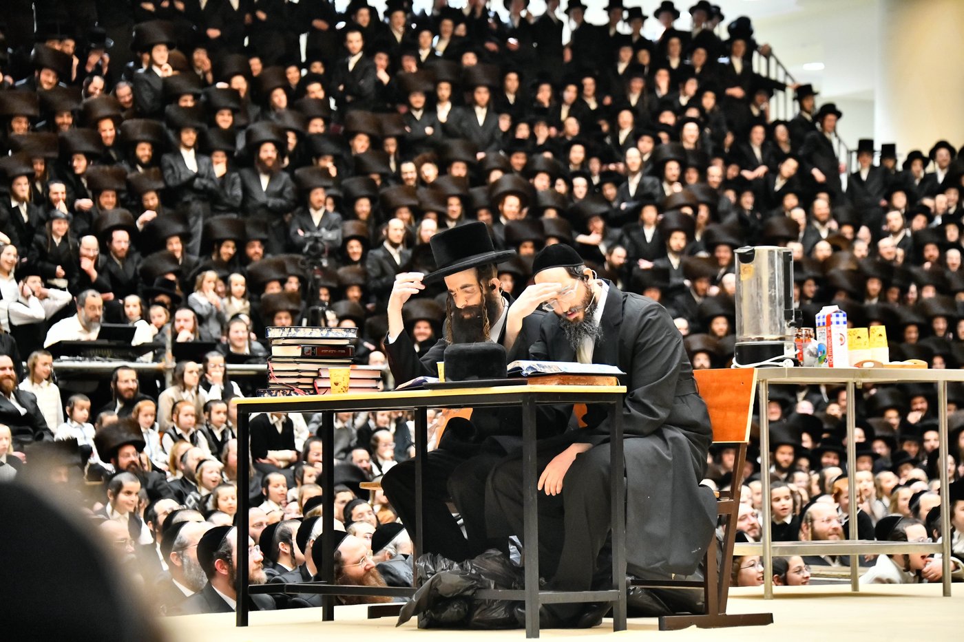 פורים בחצה"ק ויז'ניץ