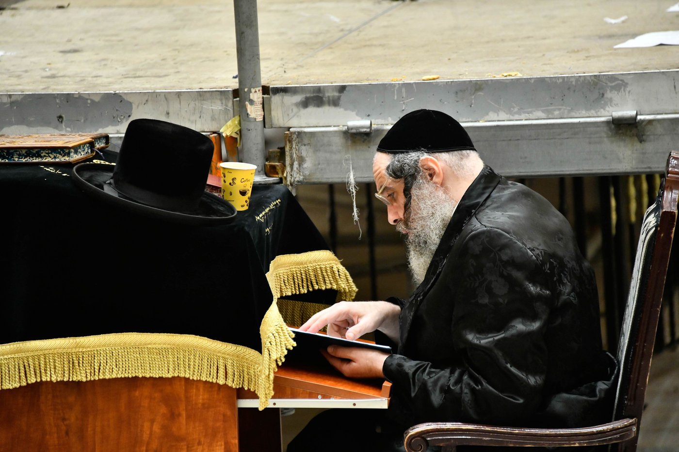 עצרת תפילה וזעקה בחצה"ק ויז'ניץ