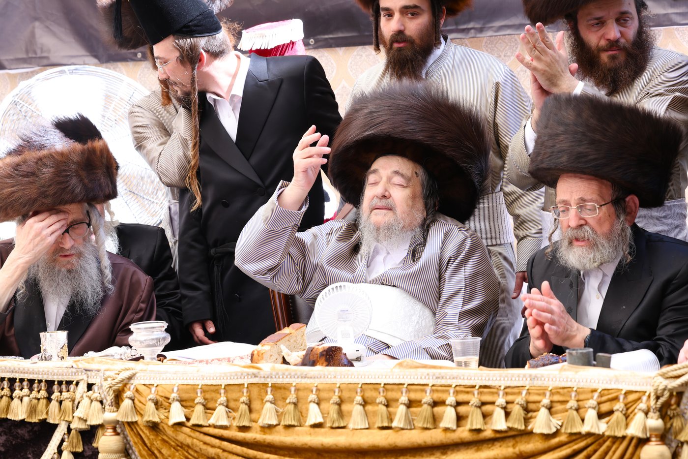 פורים אצל הגה"צ רבי יעקב מאיר שכטר