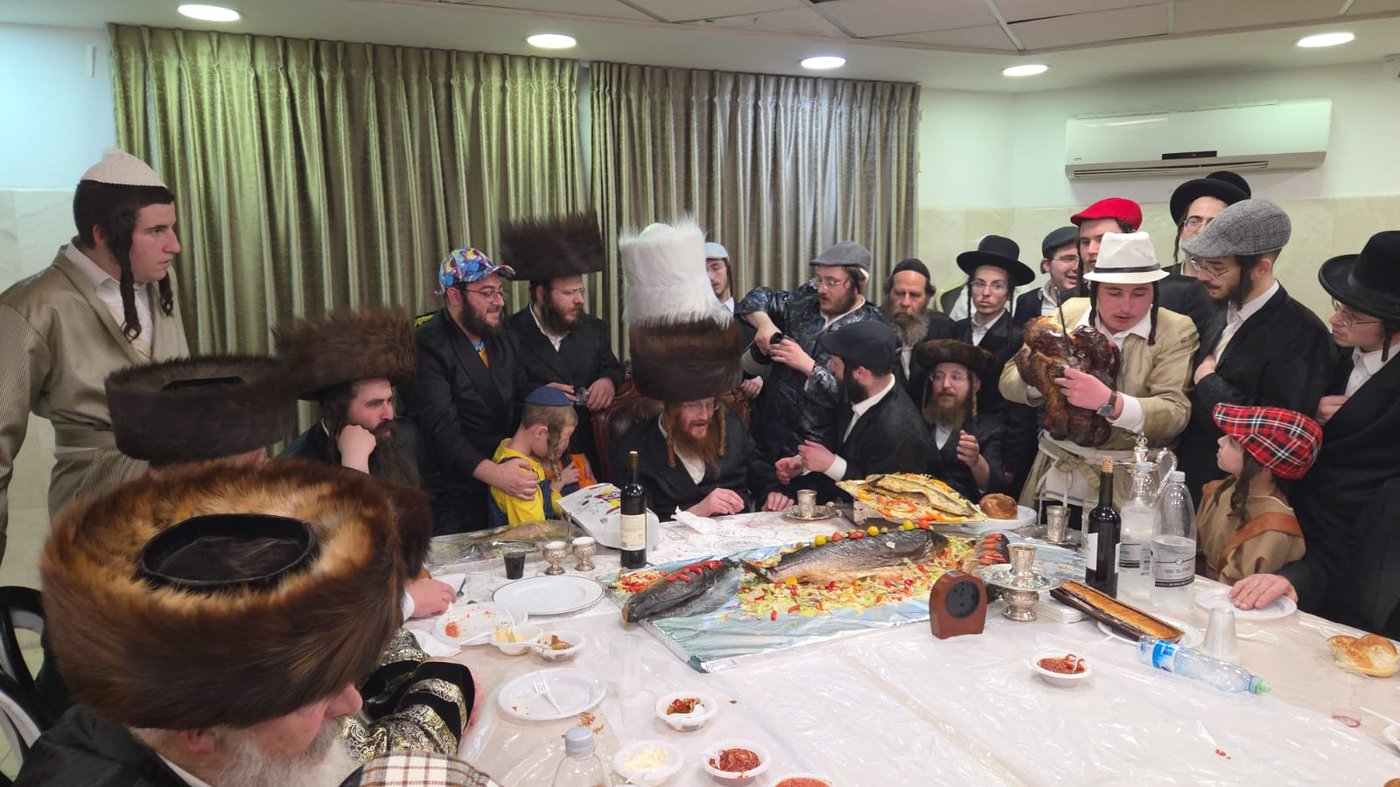 פורים בחצה"ק קאליב