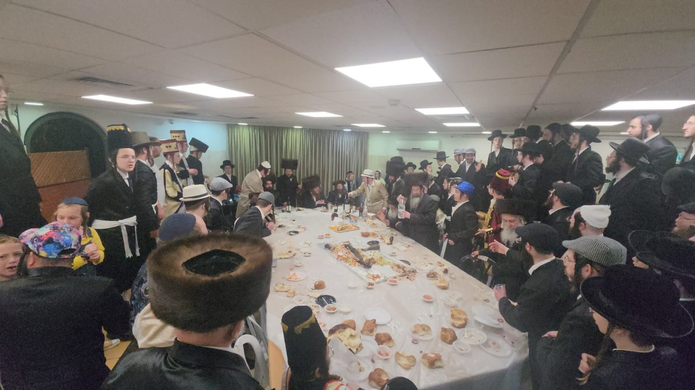 פורים בחצה"ק קאליב
