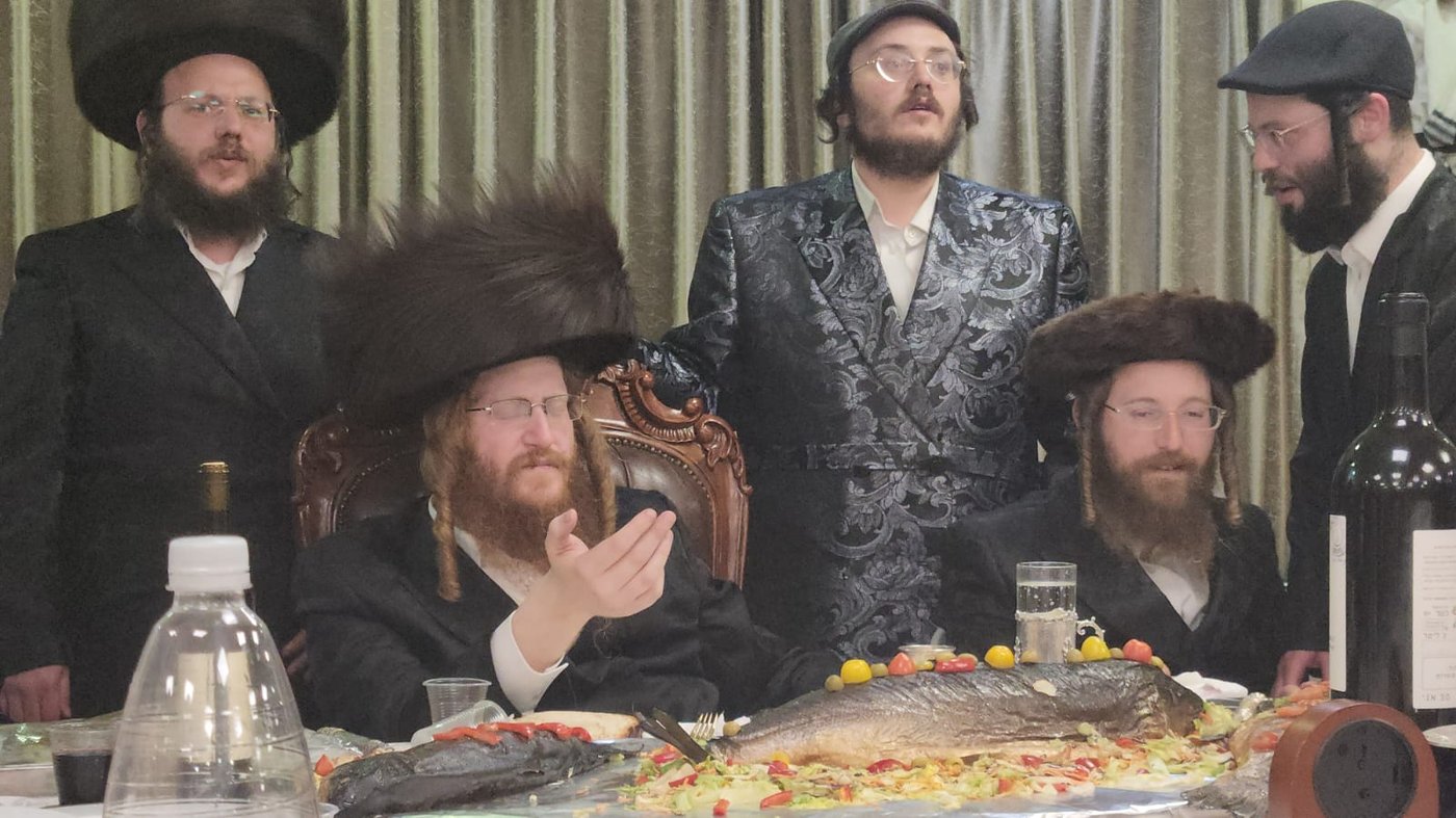 פורים בחצה"ק קאליב