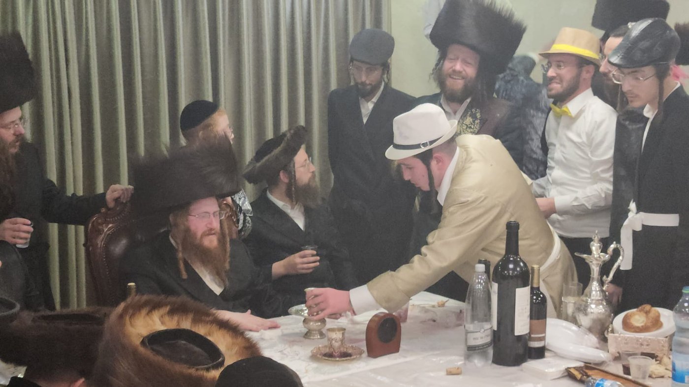 פורים בחצה"ק קאליב