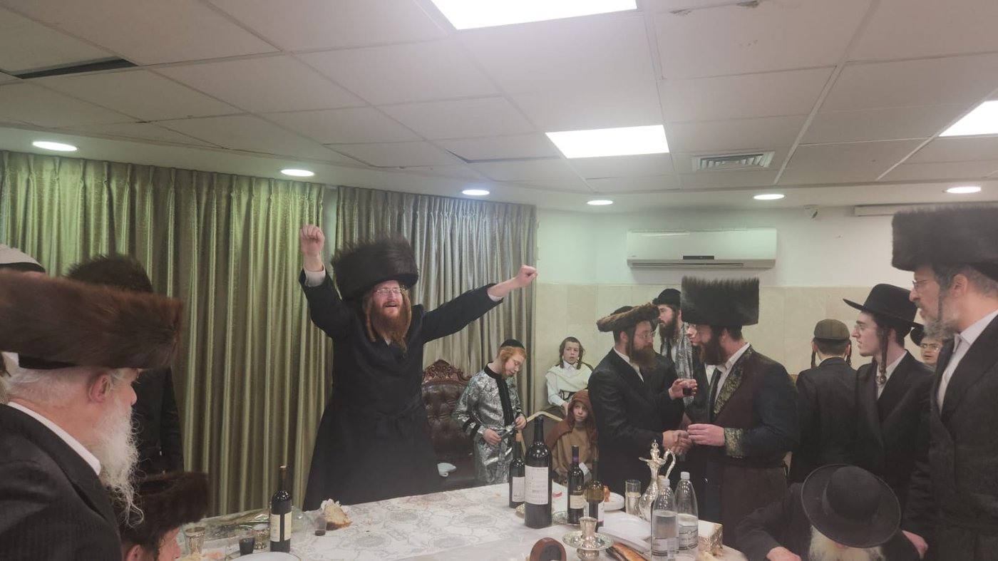 פורים בחצה"ק קאליב