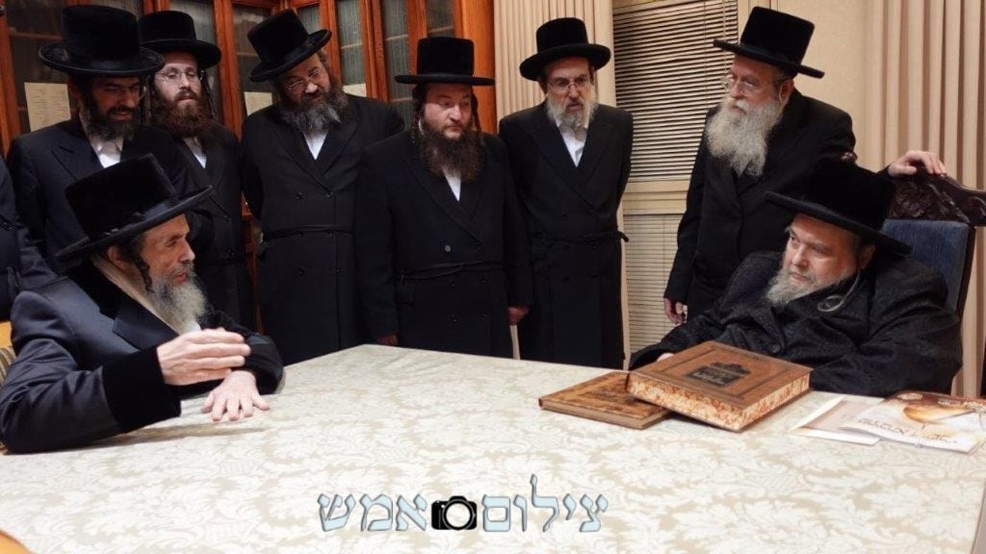 הגה"צ רבי חיים מאיר הגר אב"ד קריית ויז'ניץ בביקור אצל האדמו"ר מבעלזא