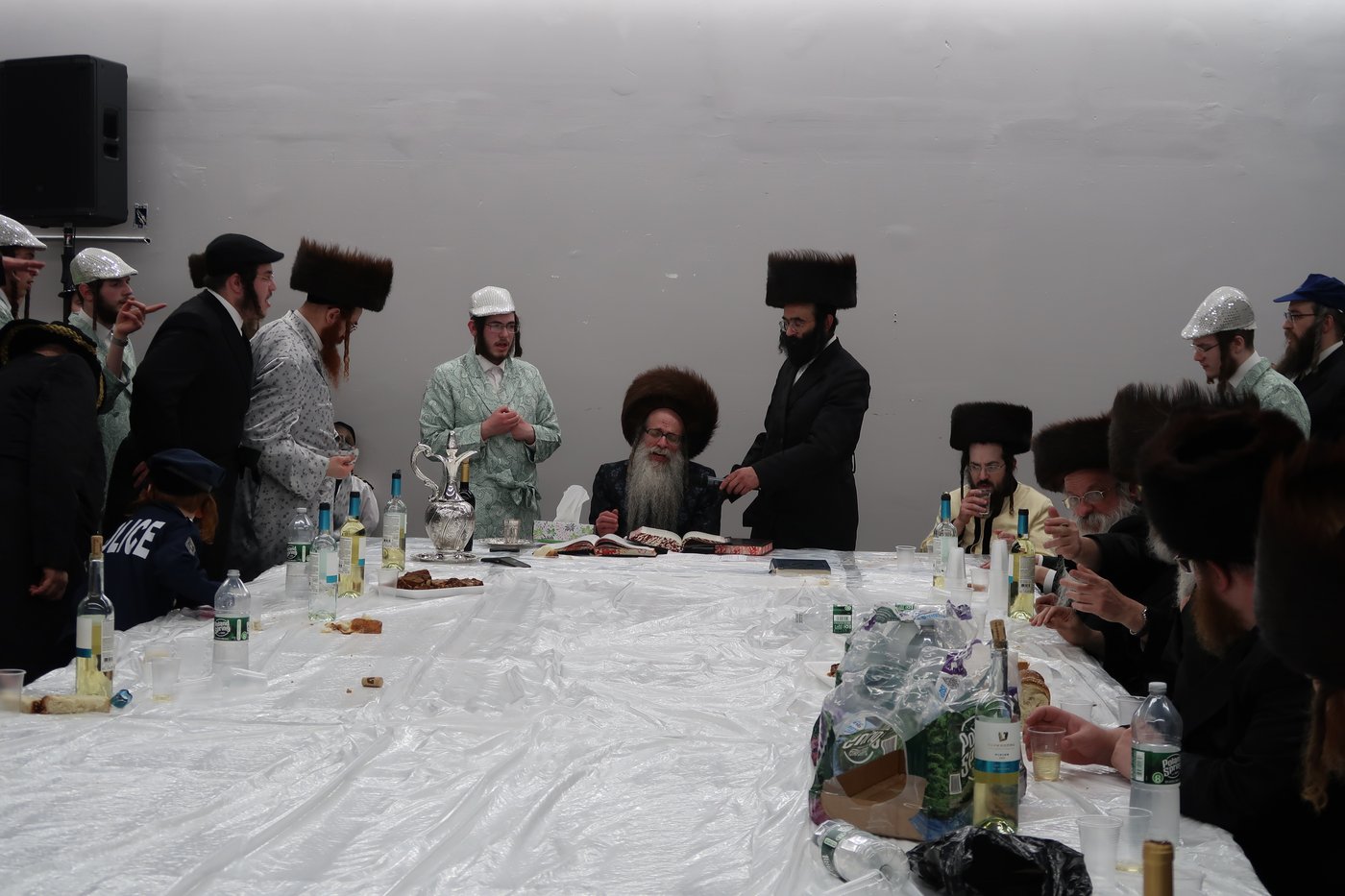 פורים בחצה"ק צאנז זוועיהיל