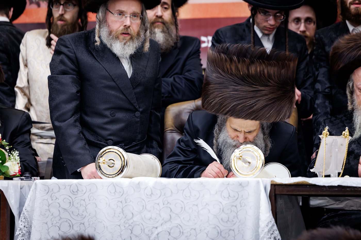 הכנסת ספר תורה לביהמ"ד סאטמר מונסי 