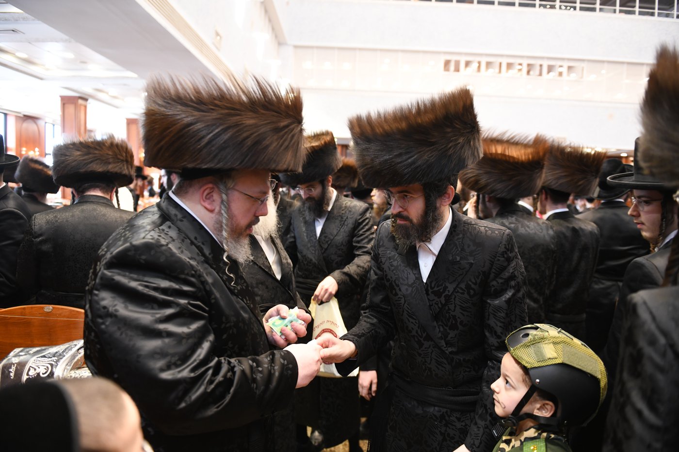 פורים בחצה"ק בעלזא