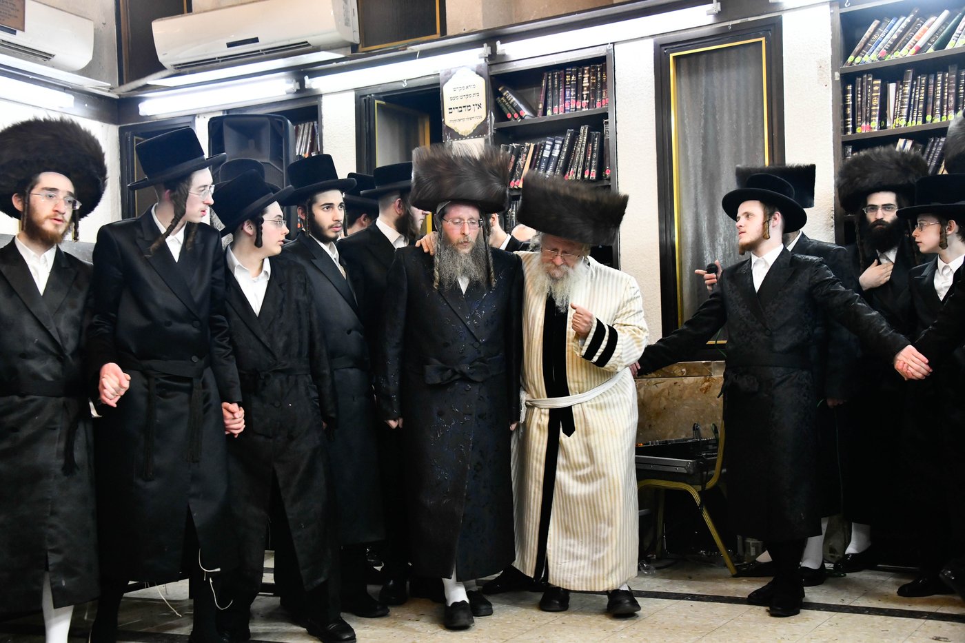 שמחת בית שאץ - אזמרה - זידטשויב- צאנז ירושלים- רמת שלמה