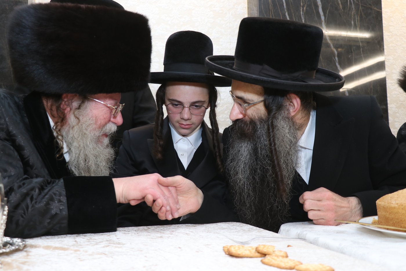 שמחת הבר מצווה לנכדי האדמו"רים מקוזמיר - לעלוב בית שמש